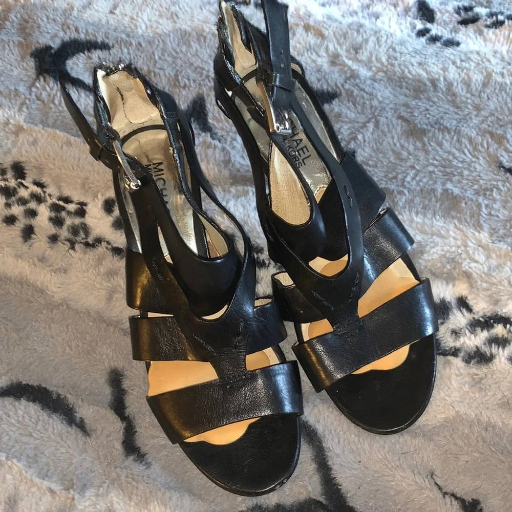 MICHAEL KORS Black Leather Heels — 7